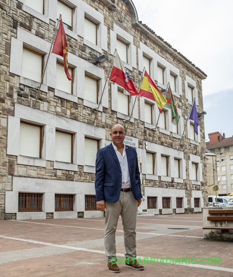  Ricciardiello denuncia que el Ayuntamiento se desdice y vuelve a excluir al alumnado de Secundaria de las ayudas para material escolar