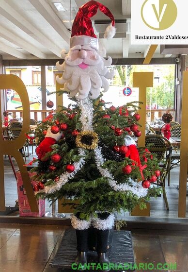  Más de 600 establecimientos y empresas de Torrelavega participan en el II Concurso de Árboles de Navidad