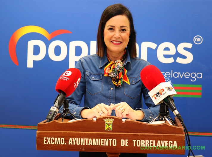 "Deberían dimitir todos si tuvieran un poco de pudor", afirma el PP tras la anulación del parque acuático
En la imagen Marta Fernández-Teijeiro (C) Foto: David Laguillo