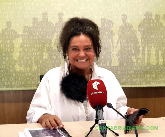 La concejala Esther Vélez anunció los ganadores - ‘Ay, Carmela’, de Diversas Teatro (Zaragoza), elegido Mejor Espectáculo del XXIII Festival de Teatro Aficionado de Torrelavega