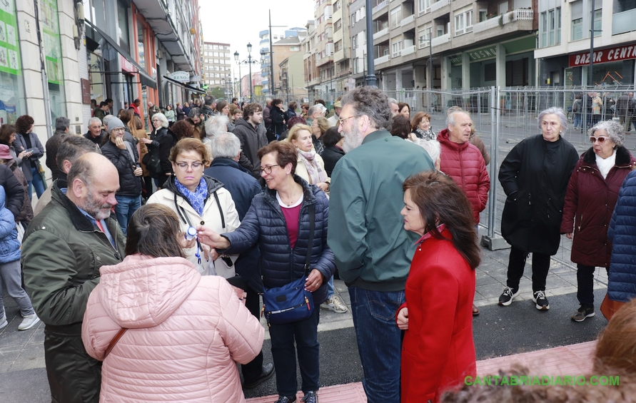 Vecinos y comerciantes de Julián Ceballos reclaman cambios en la obra