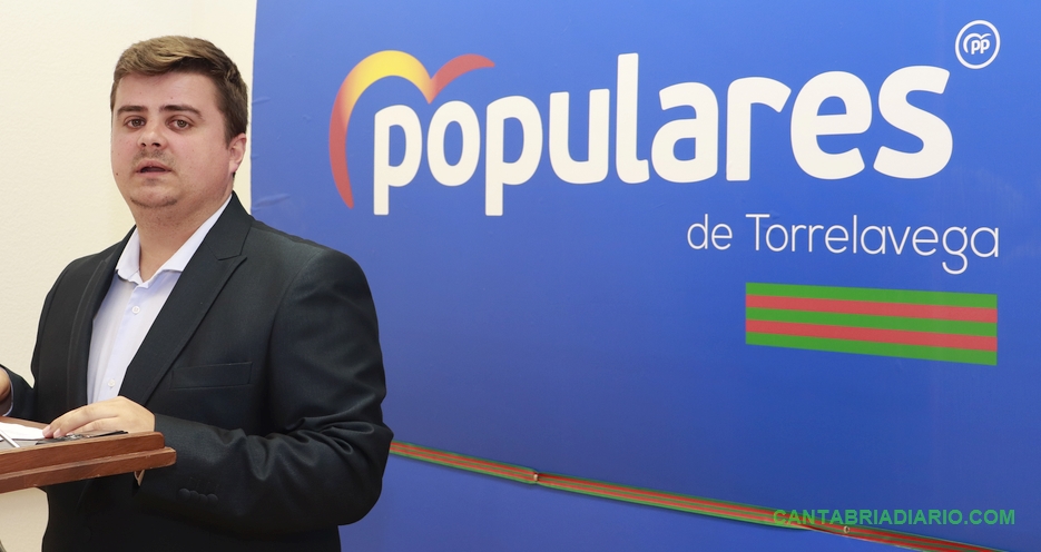 El candidato del PP se pregunta “dónde está la reapertura de las minas, donde está la ciudad del cine, dónde está el parque acuático de Sierrallana”. “No hay una sola obra de atracción de empleo, de empresas, de dinamización del comercio real y sólida”