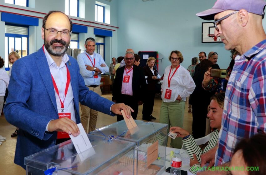 El candidato del PSOE José Luis Urraca - (C) Foto: David Laguillo