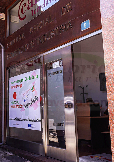  Torrelavega habilita un Punto de Información de la Tarjeta Ciudadana en los bajos de la Cámara de Comercio