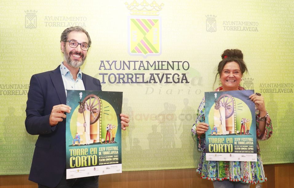 Diego Ruiz y Esther Vélez presentaron el festival Torre en Corto 2023