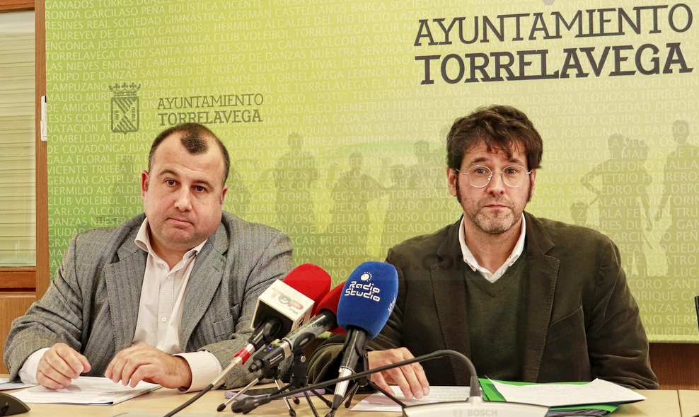 Pablo Benítez y Alberto Rubio - Torrelavega atendió a 1.165 personas en el Servicio de Teleasistencia