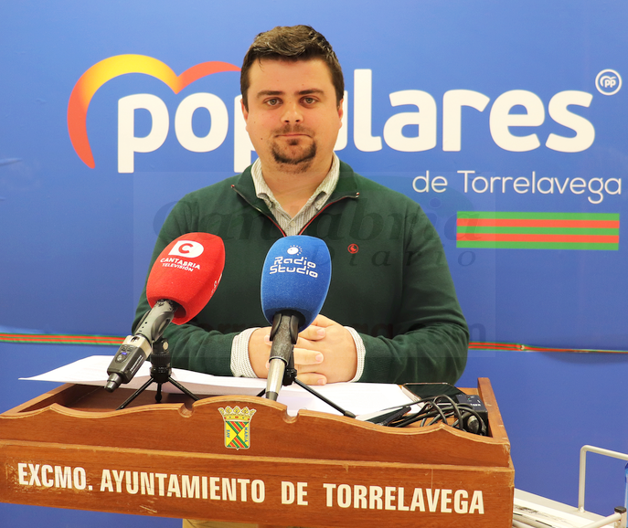 Miguel Ángel Vargas, portavoz del PP de Torrelavega - (C) Foto: David Laguillo/CANTABRIA DIARIO
-El PP defiende que el Palacio Municipal se rehabilite y siga siendo la sede del Ayuntamiento-