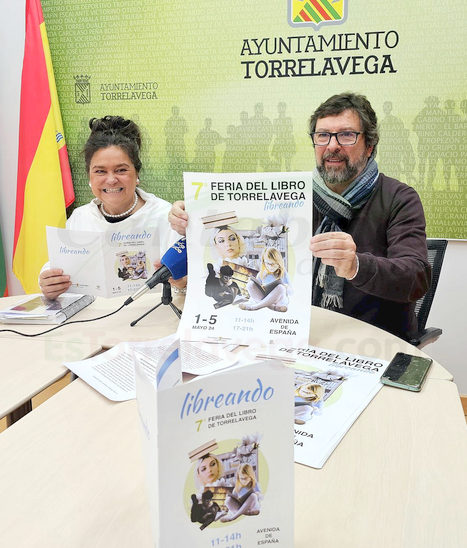 Esther Vélez y Carlos Alcorta - La Feria del Libro de Torrelavega ‘Libreando’ se celebrará del 1 al 5 de mayo