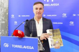 Enrique Gómez Zamanillo - El PP denuncia el coste de 320.000 euros en el "panfleto publicitario" que se buzonea a los vecinos
