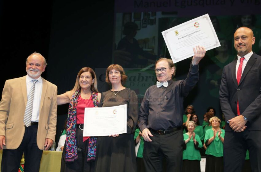 Buruaga anuncia la concesión de la ‘C’ cultural de Cantabria a la Coral de Torrelavega en la celebración de su centenario