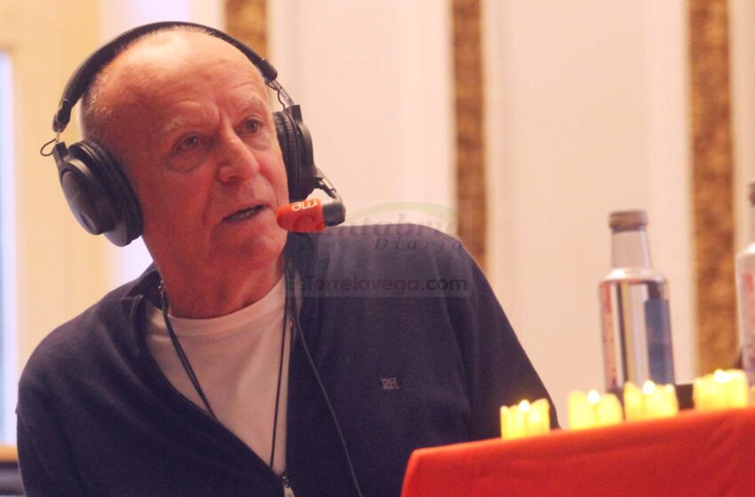 Miguel Blanco llenó el salón de actos del Casino de Solvay con su programa «Espacio en Blanco» de RNE