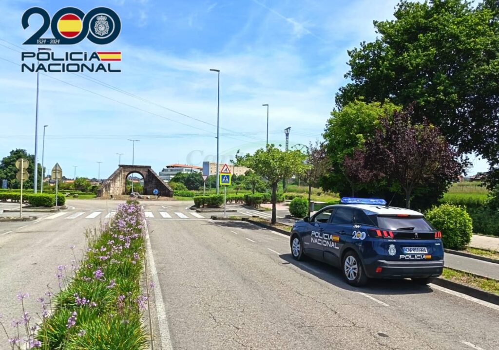 Usaba una bolsa forrada de aluminio para robar en establecimientos de Torrelavega