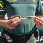 Detenida en Suances una joven con envoltorios de cocaína y una enorme navaja