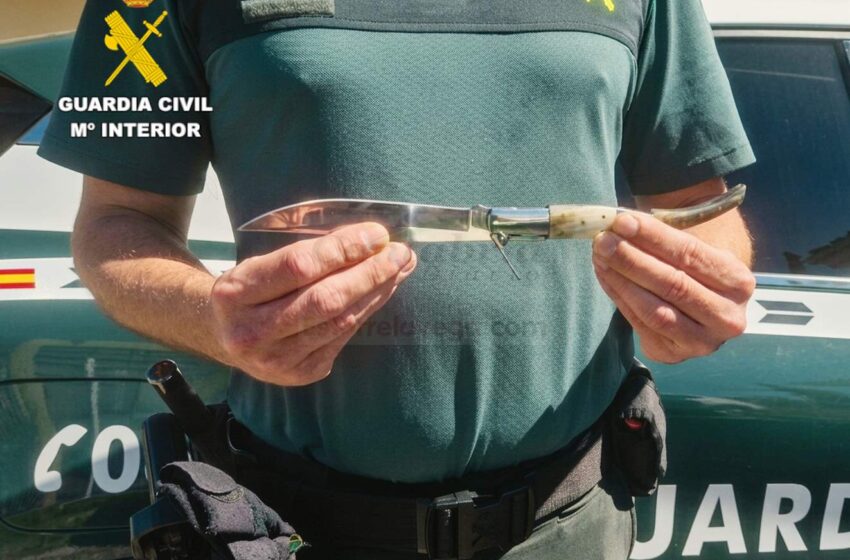  Detenida en Suances una joven con envoltorios de cocaína y una enorme navaja