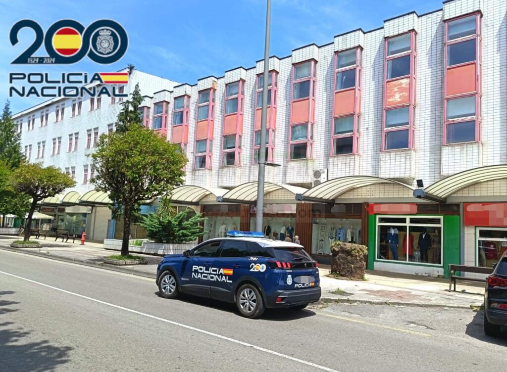 La Policía Nacional salva a una persona de ser arrollada por un tren en Torrelavega